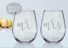 Load image into Gallery viewer, Mr and Mrs Stemless wine glass, stemless wine glass set stemless wine glasses, stemless wine set,wedding gift set, wine glass wedding,mr mrs